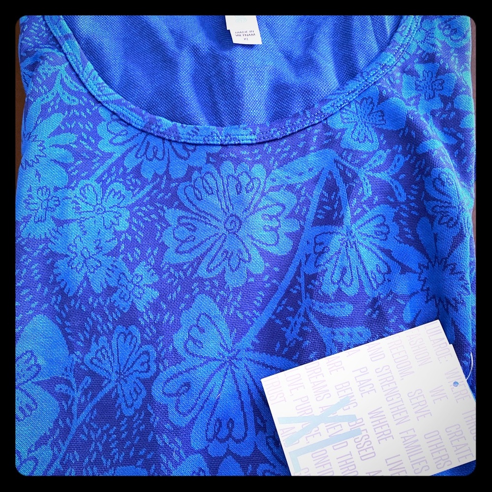 LuLaRoe XL Classic Tee